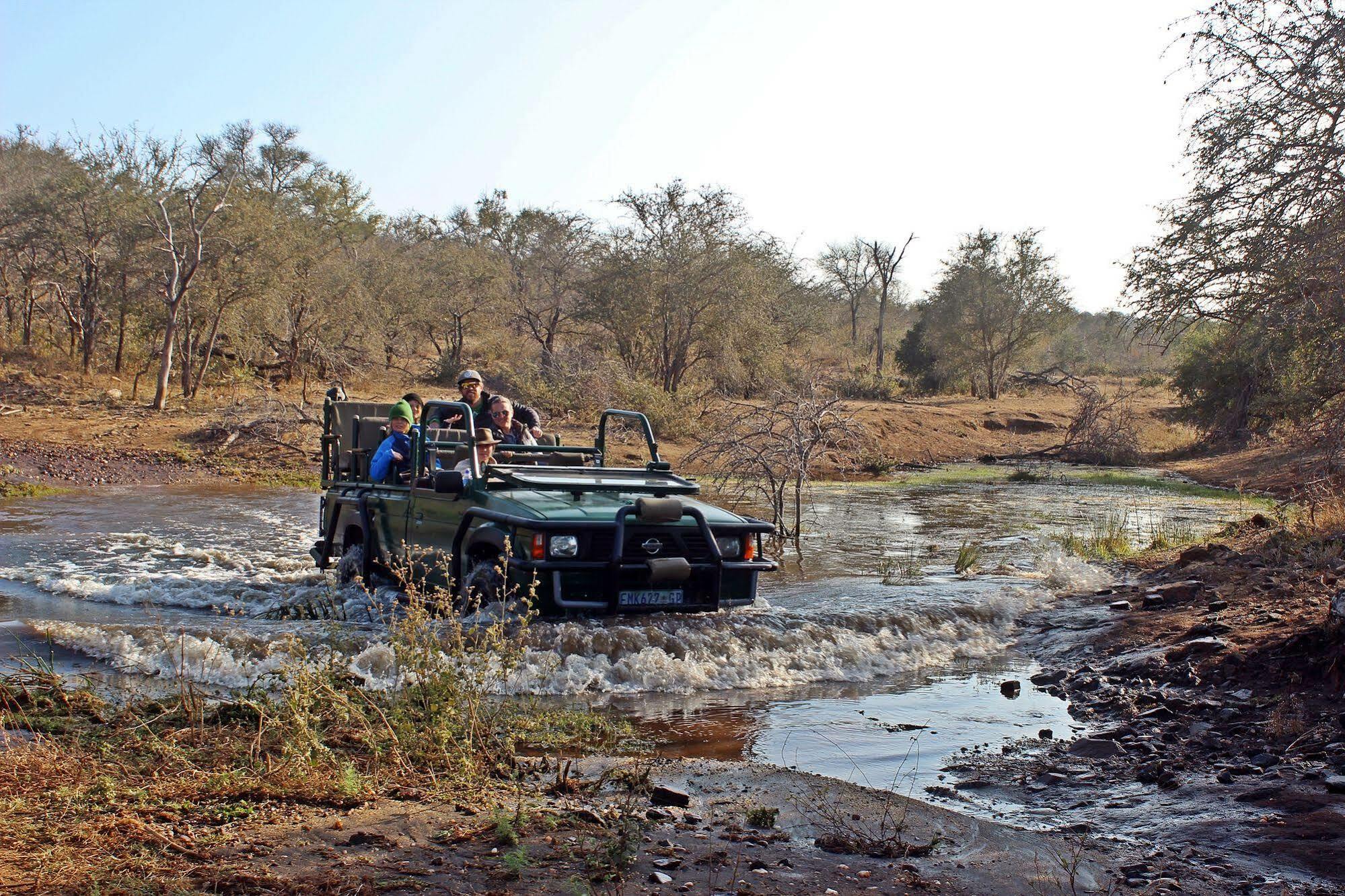 Roamers Rest Safari Lodge Заповедник Балуле Экстерьер фото